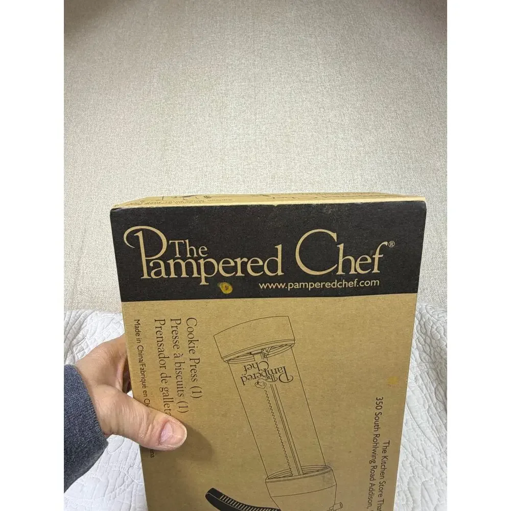 Pampered Chef White Cookie Press NIB Baking Tool Set Kitchen Decorator Gun